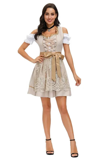 Bayerisches Dirndl für Damen mit traditionellem Trachtenstil