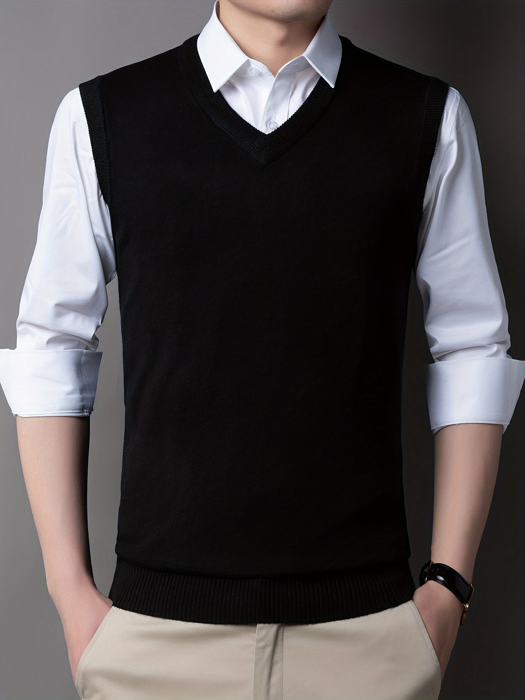 Sleeveless V-neck knit sweater for men