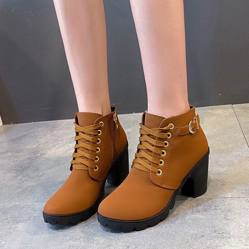 Women's ankle boots with heel and lacing 