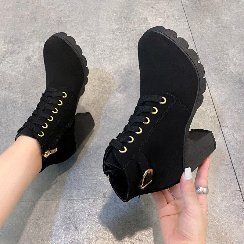 Women's ankle boots with heel and lacing 