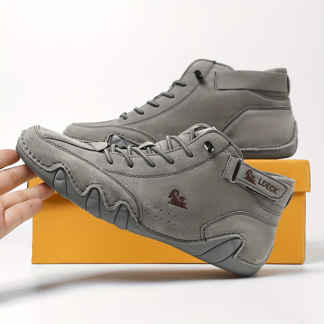 Lightweight hiking boots for women