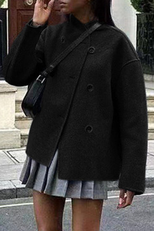 Women's garment with a timeless, elegant design