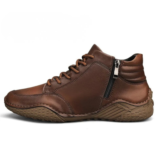 Herren-Lederstiefel mit markanter Silhouette und stabilem Schaft