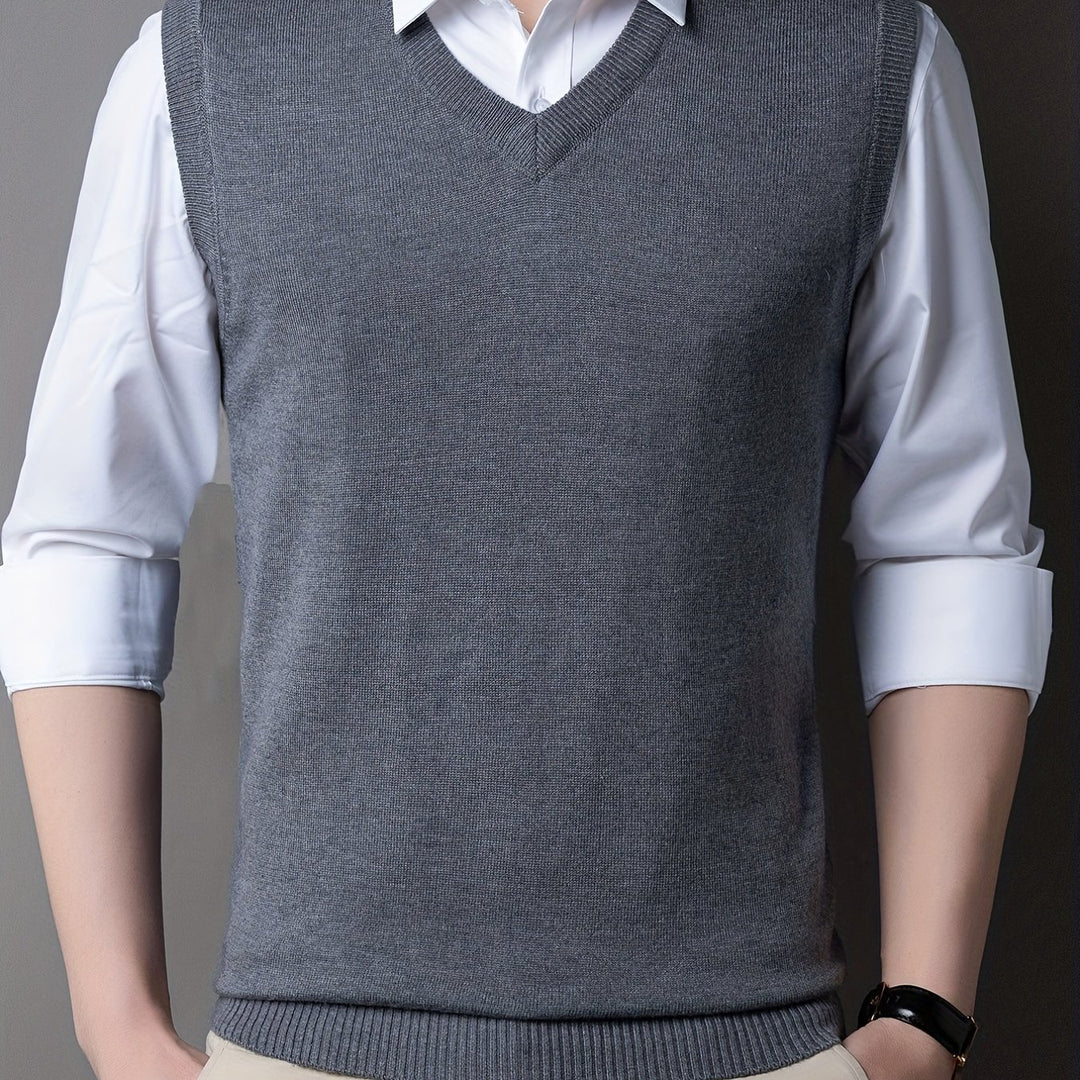 Sleeveless V-neck knit sweater for men