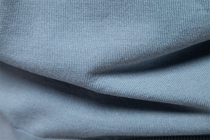 Zweifarbiges Poloshirt für Herren mit V-Ausschnitt