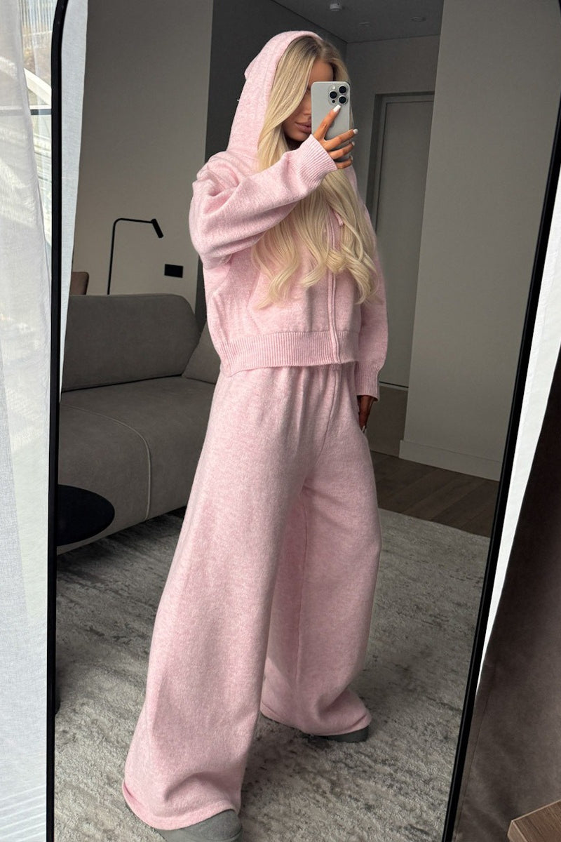Strickoutfit für Damen mit weiter Hose