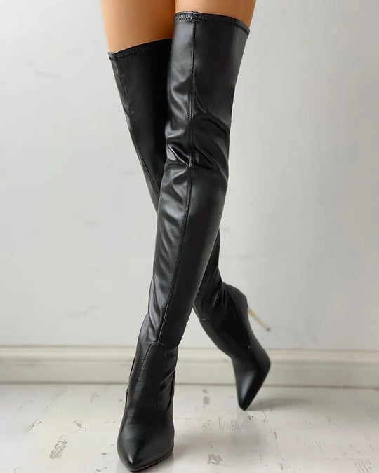 Women's ankle boots with heels and classic design 