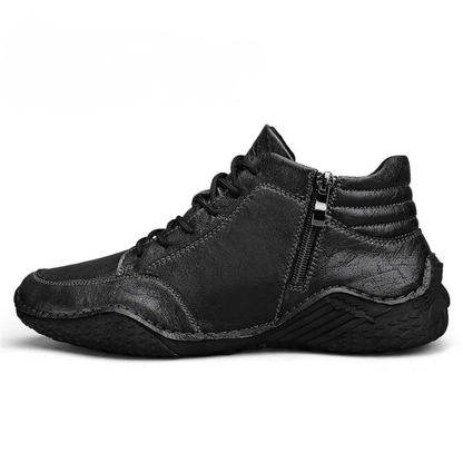 Seitenansicht der robusten Lederstiefel für Herren