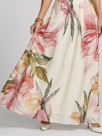 Detailansicht des Neckholders am Damen-Maxikleid