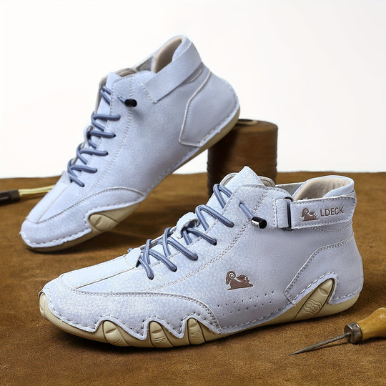 Lightweight hiking boots for women