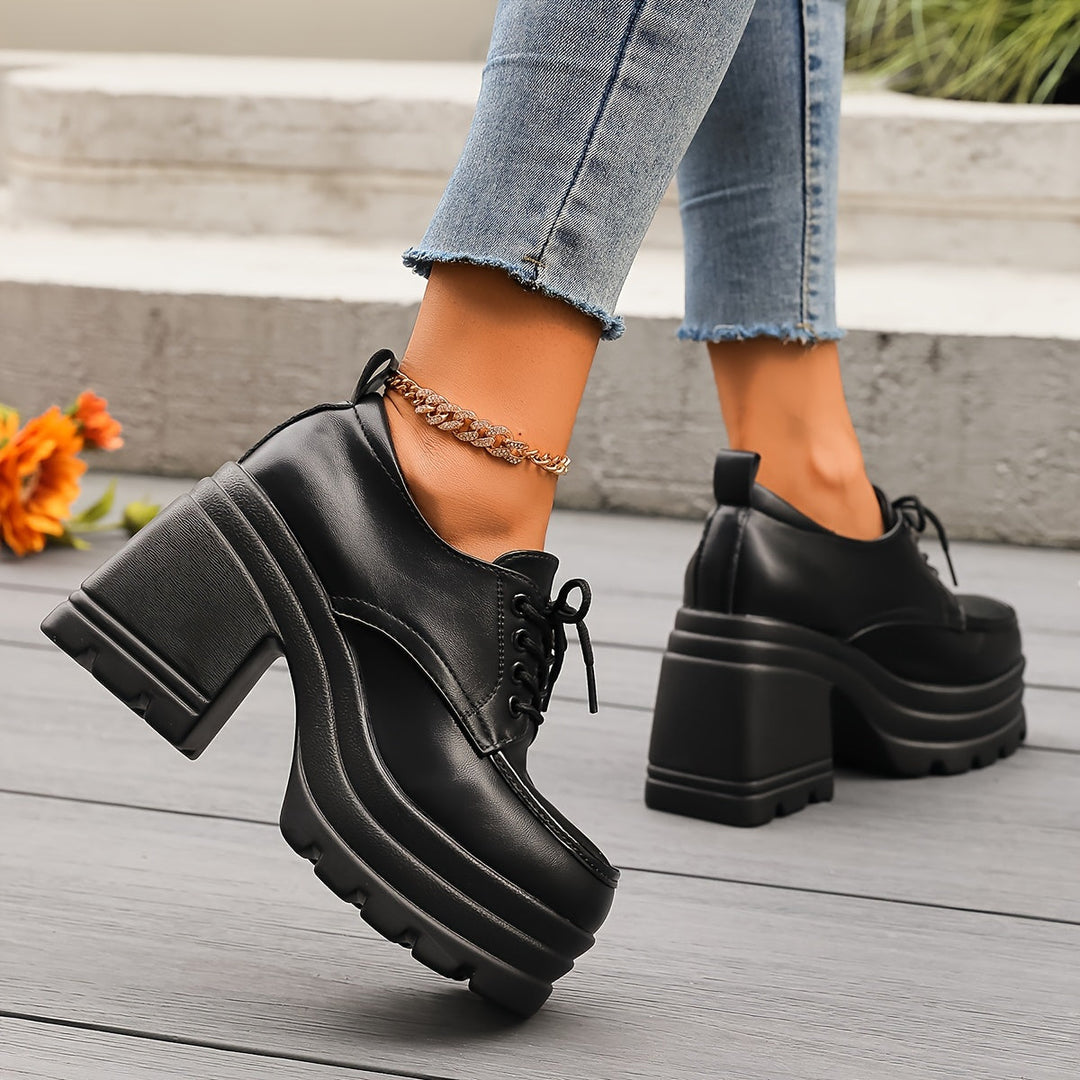 Women's platform lace-up shoes in retro design