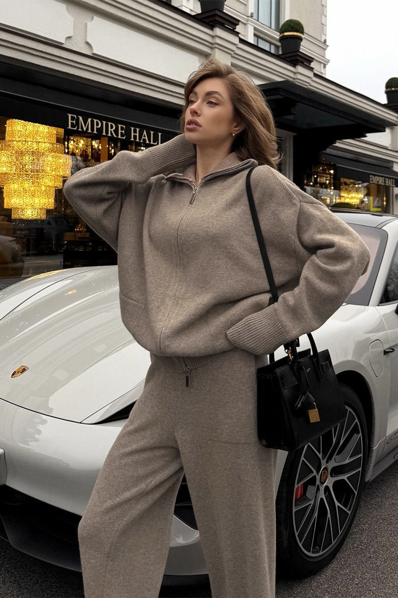 Damen-Strickzweiteiler mit Polokragen und Hose mit weitem Bein