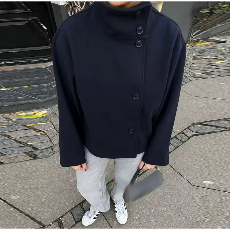 Women's short coat with double-breasted design