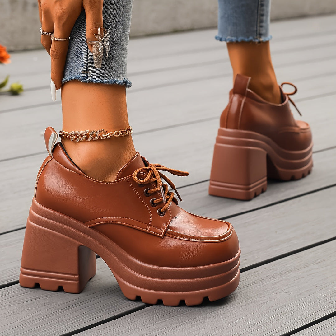 Women's platform lace-up shoes in retro design