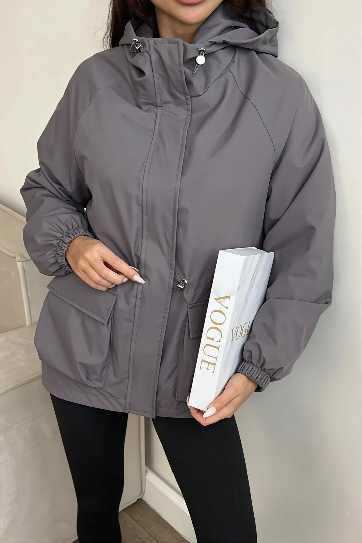 Damen-Übergangsjacke mit Kapuze und bequemem Tunnelzug