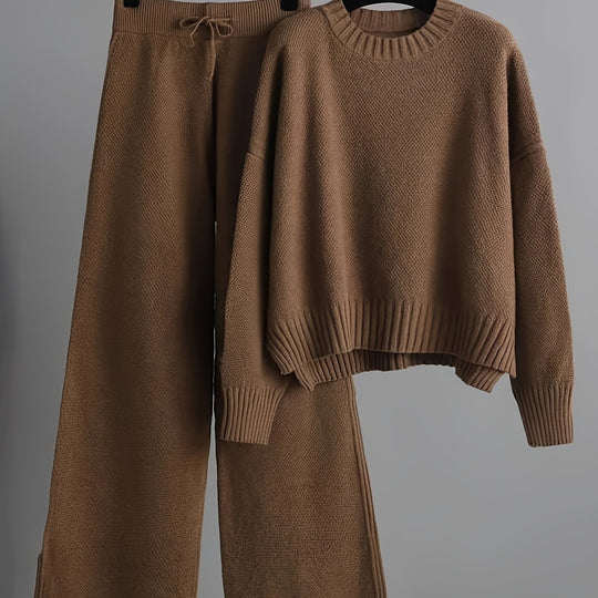 Two-piece knitwear set with round neck and wide-leg trousers for women