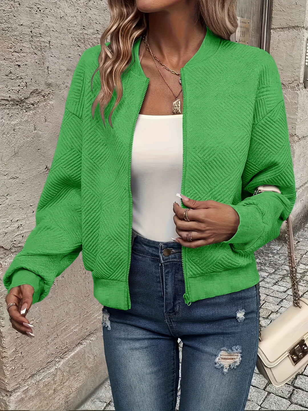 Lightweight transitional jacket with stand-up collar and zipper for women