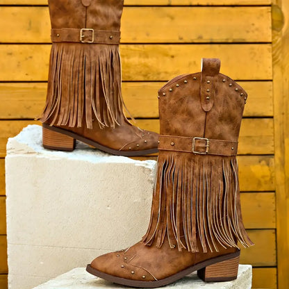Damenstiefel mit markantem Blockabsatz und modischen Quasten