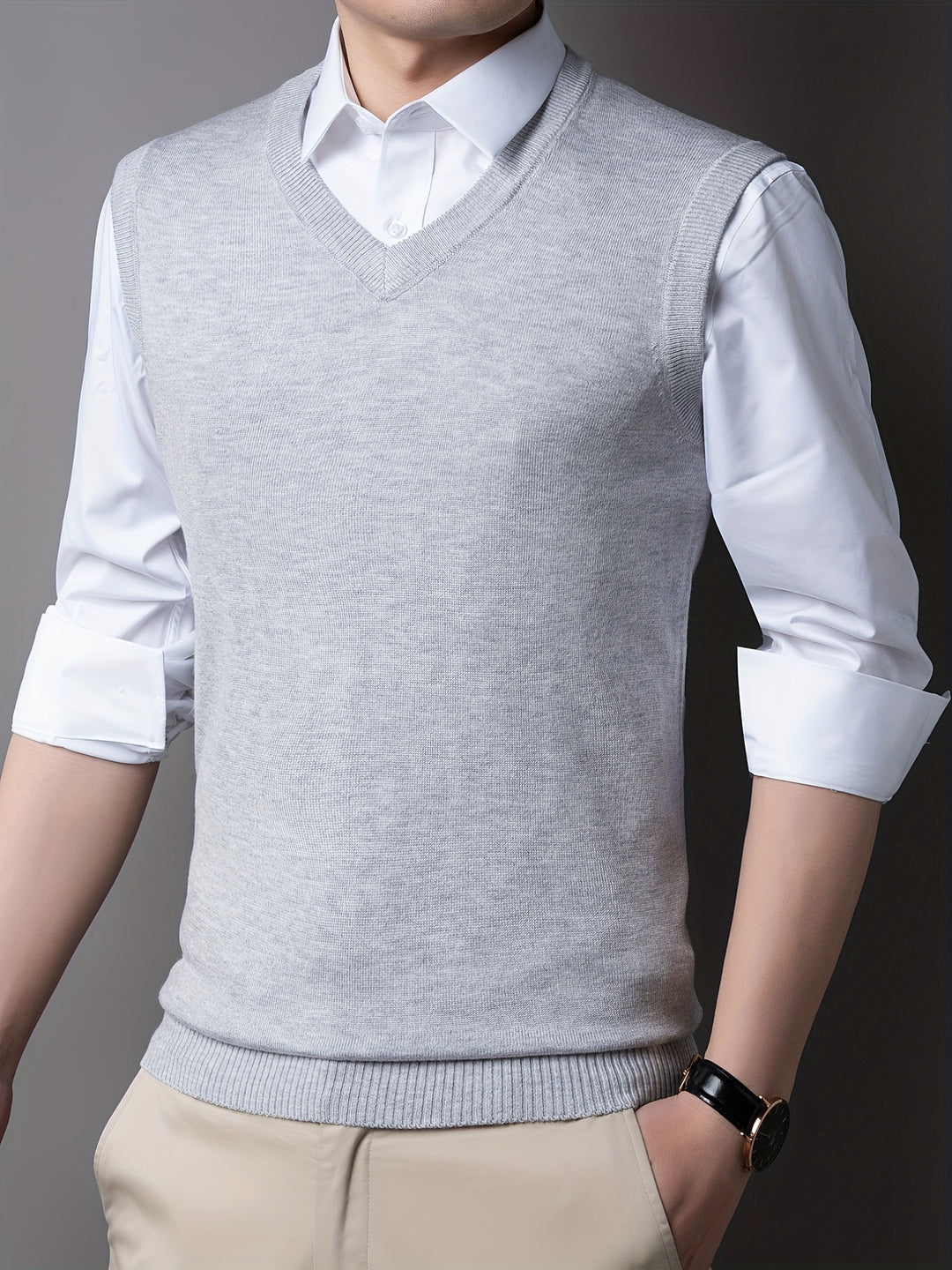 Sleeveless V-neck knit sweater for men