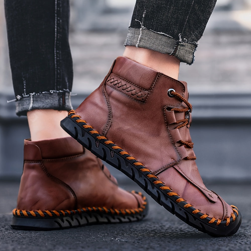 Lace-up ankle boots with contrasting stitching and profiled sole for men