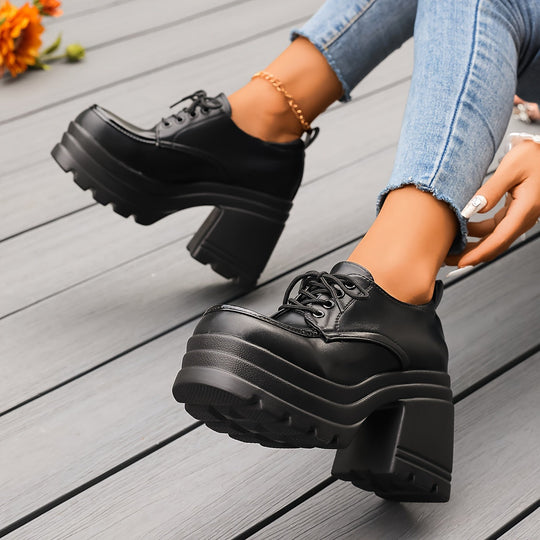 Women's platform lace-up shoes in retro design
