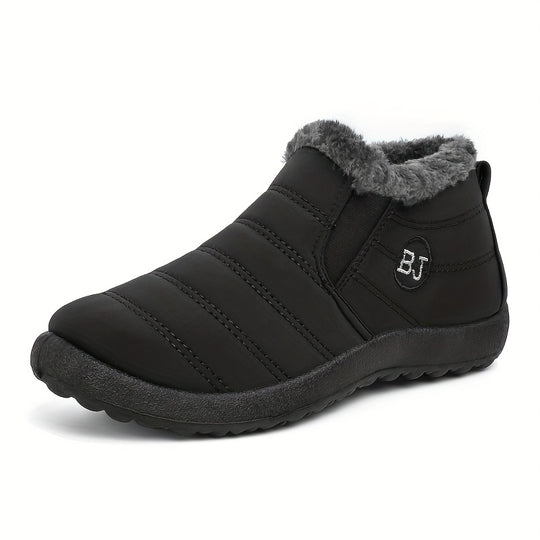 Lined slip-on snow boots with profiled sole for women