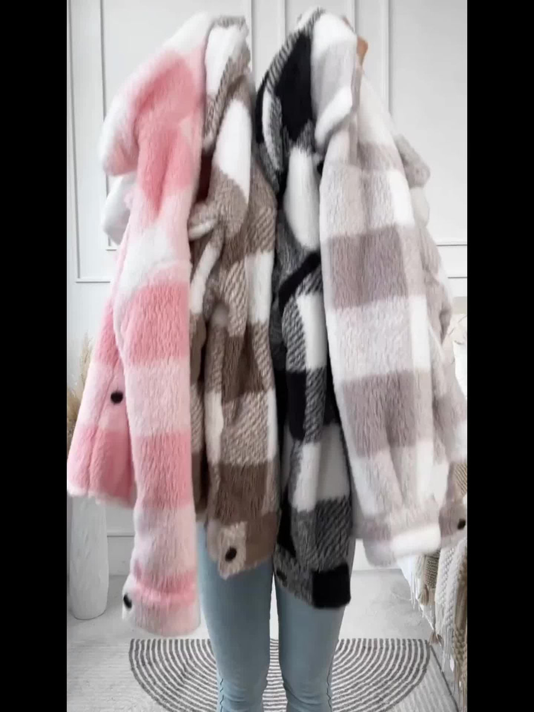 Stylish checked jacket for women