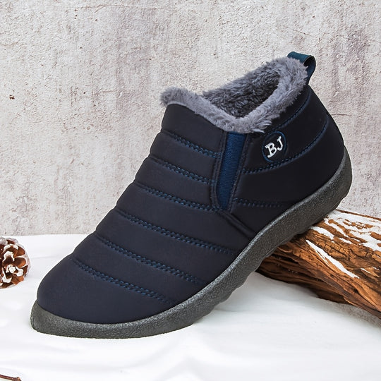 Lined slip-on snow boots with profiled sole for women