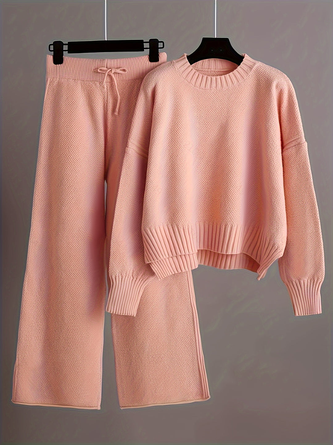 Two-piece knitwear set with round neck and wide-leg trousers for women