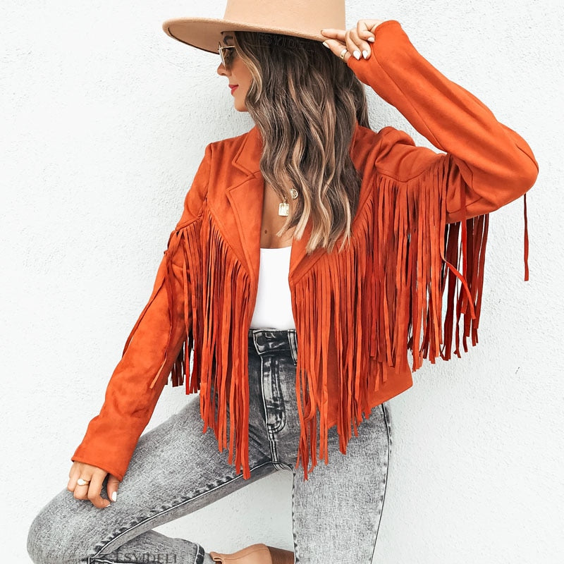 Gesamtansicht der Fransenjacke für vielseitige Outfits