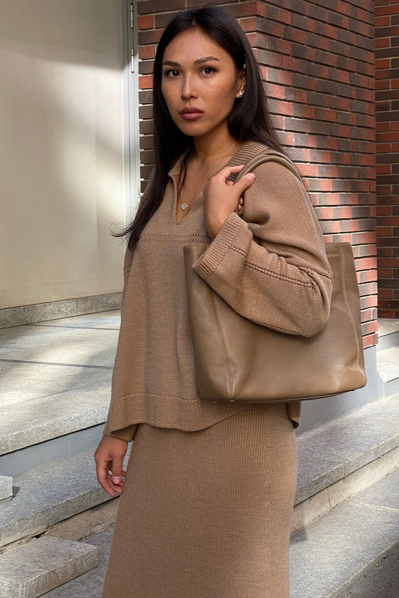 Damen-Strickensemble mit Polokragen und Midi-Silhouette