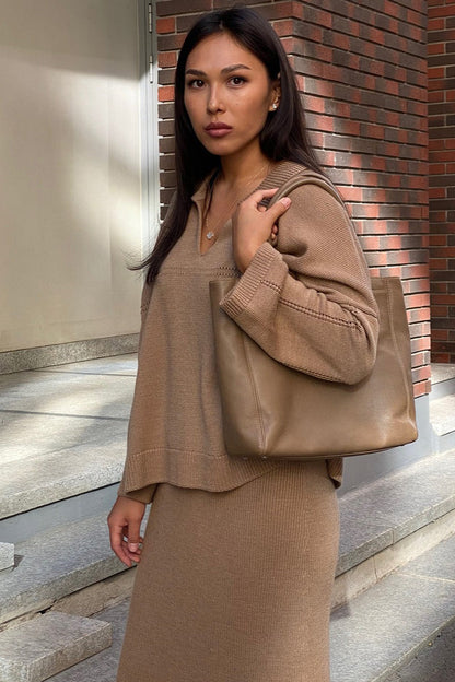 Damen-Strickensemble mit Polokragen und Midi-Silhouette