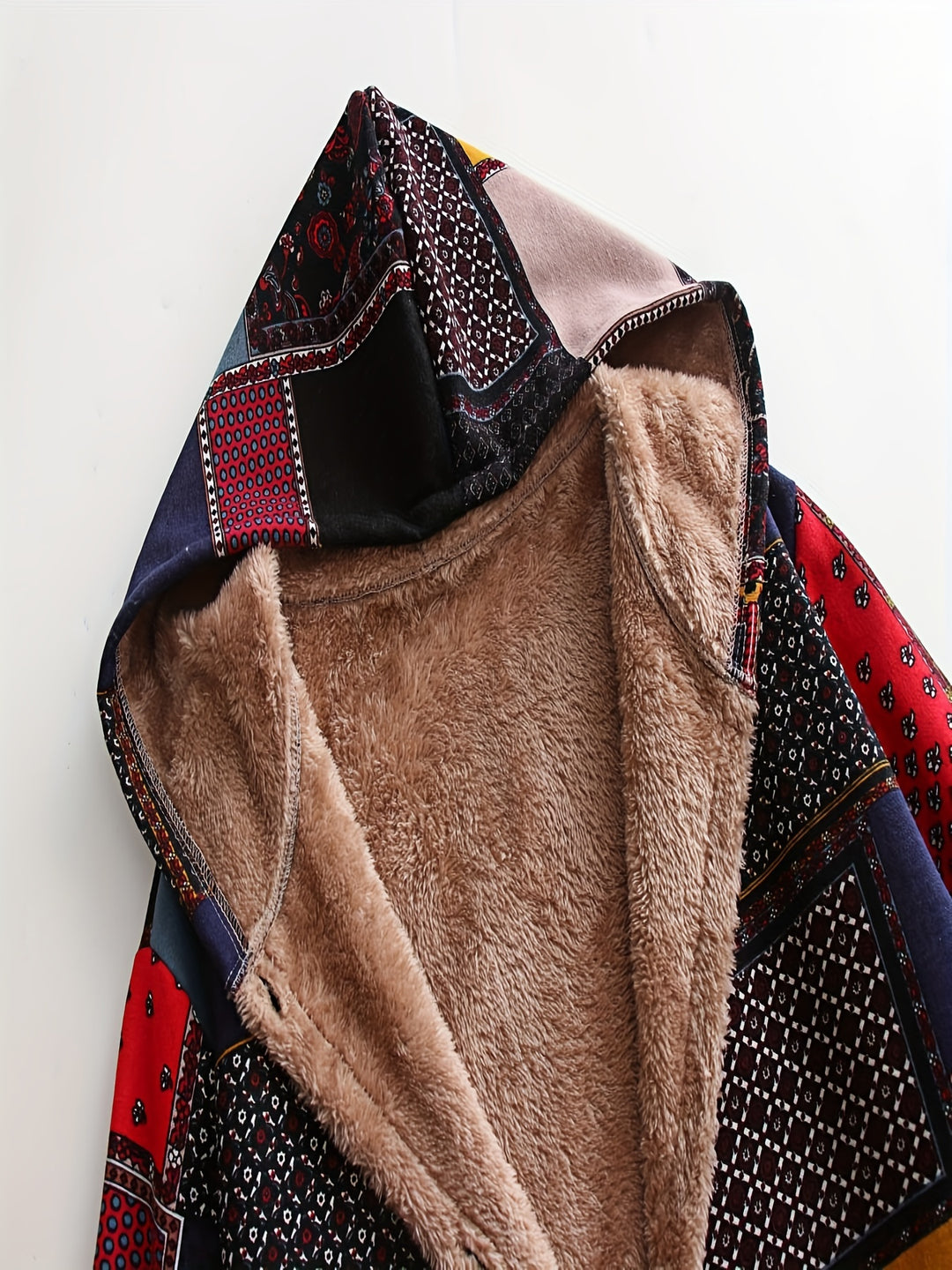 Trendy winter jacket with hood for women