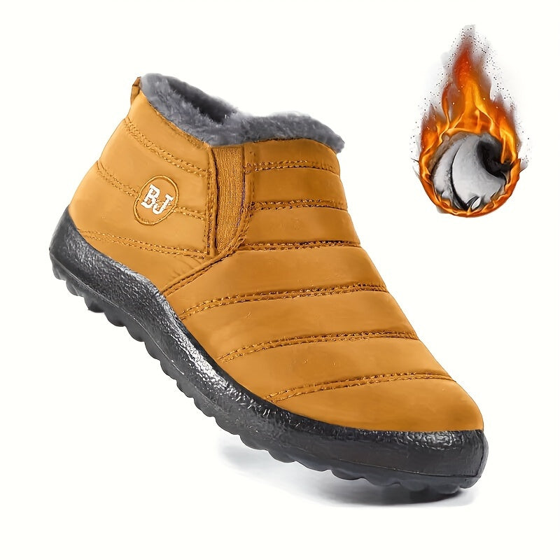 Lined slip-on snow boots with profiled sole for women