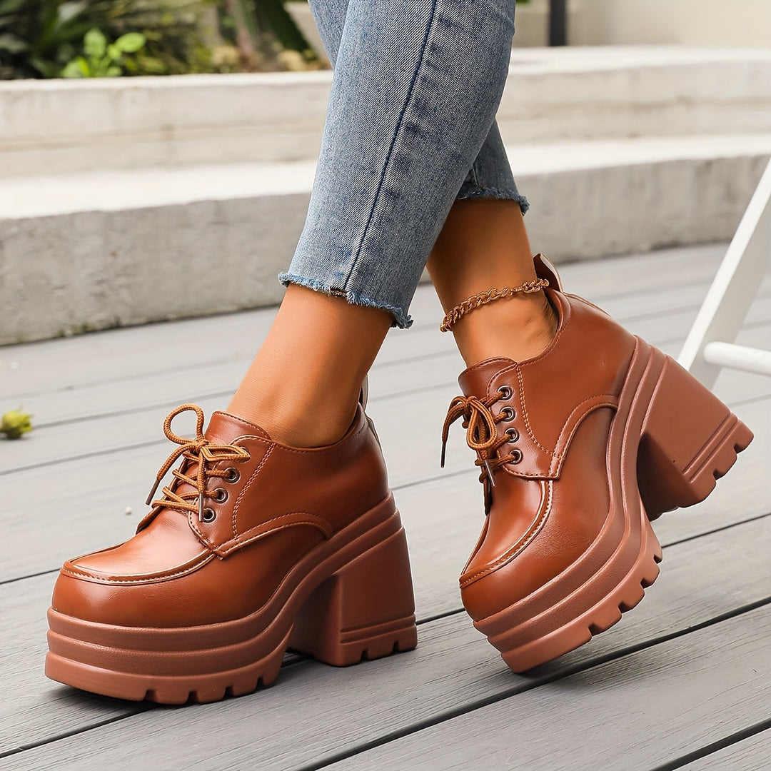 Women's platform lace-up shoes in retro design