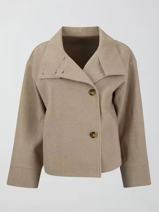 Women's short coat with double-breasted design