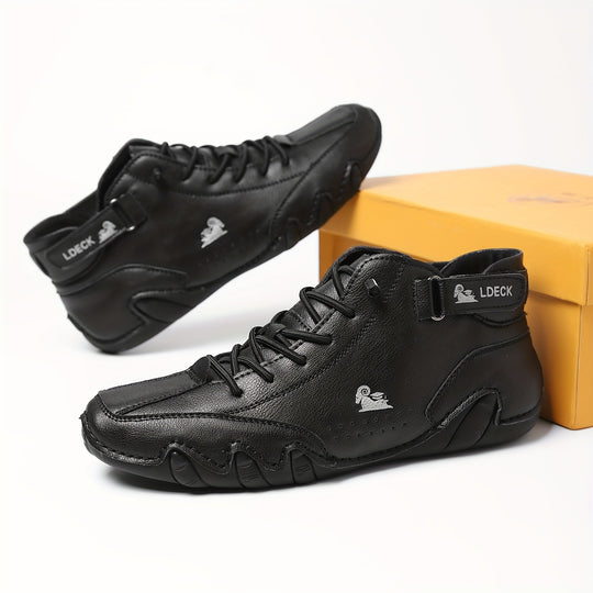 Lightweight hiking boots for women