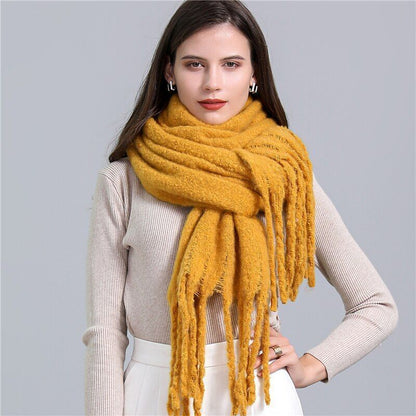 Weit geschnittener Schal für gemütliche Winterlooks