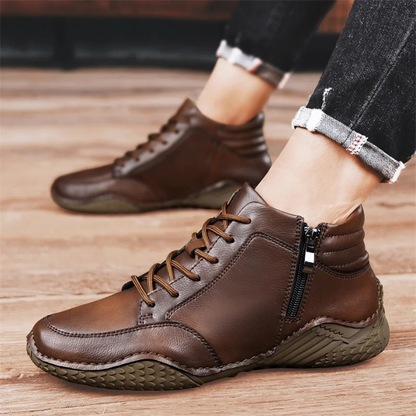 Herrenstiefel aus Leder mit stabiler, profilierter Laufsohle