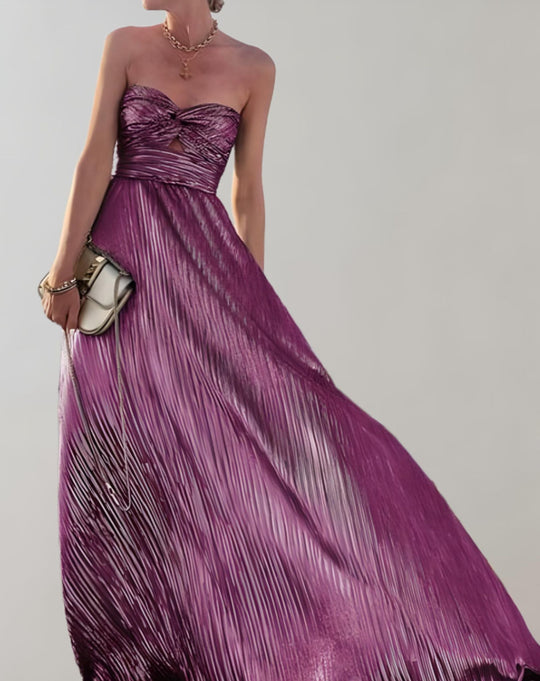 Women's Long Pleated Dress with Sweetheart Neckline