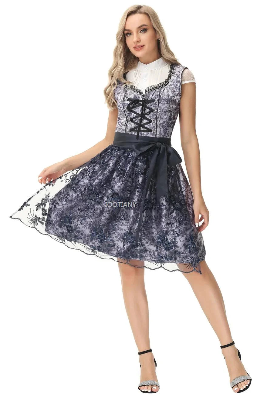 Damen-Dirndl als alpenländisches Festkleid für besondere Anlässe
