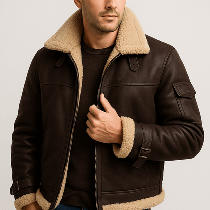 Herren-Lederjacke mit praktischen Taschen in Detailansicht