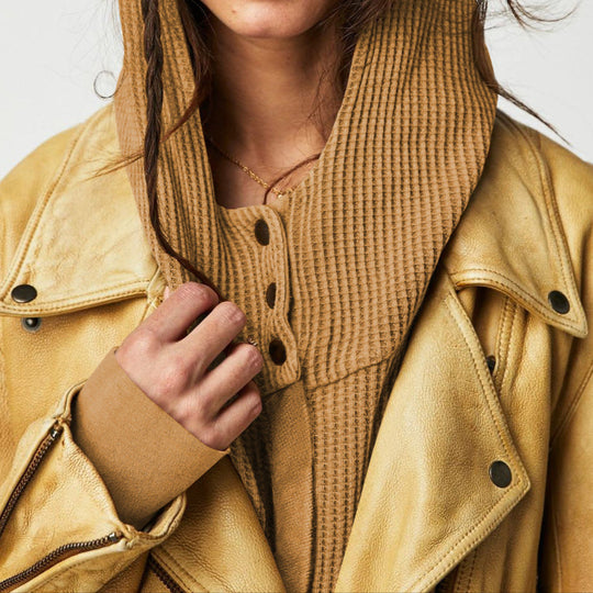 Women's hooded jacket with textured pattern