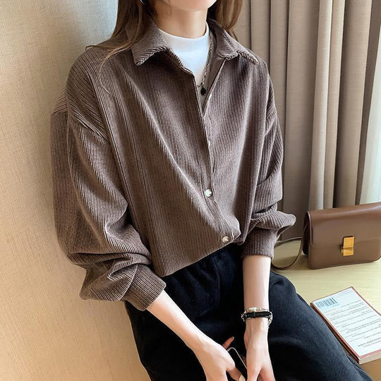 Women's corduroy shirt with texture and button placket