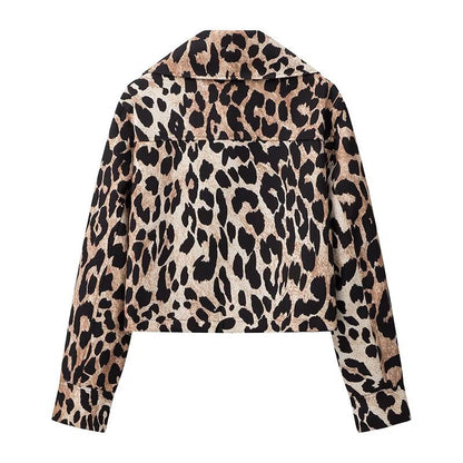 Rückansicht der Cropped Jacke mit Leopardenmuster für Damen