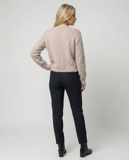 Damen-Cardigan aus gebürstetem Kaschmir in einer Detailansicht