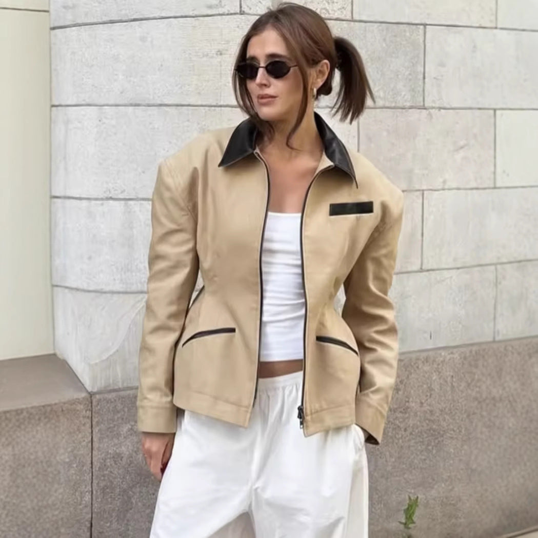 Damen-Steppjacke mit markantem Kontrastkragen und minimalistischen Taschen