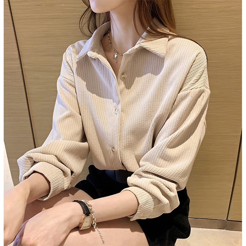 Women's corduroy shirt with texture and button placket