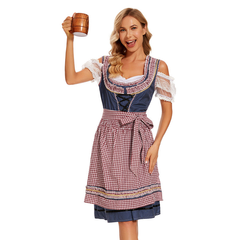 Detailansicht des karierten Schürzenrocks am Damen-Dirndl