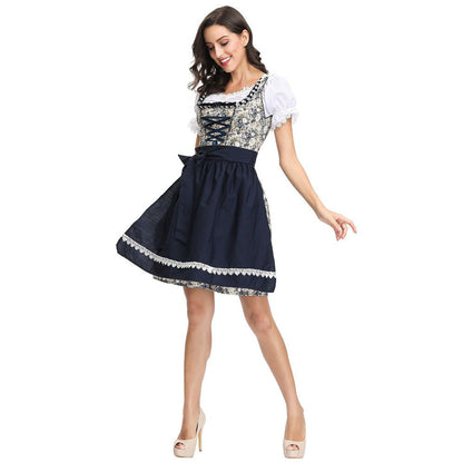 Festliches Damen-Dirndl mit Schnürdetails am Mieder
